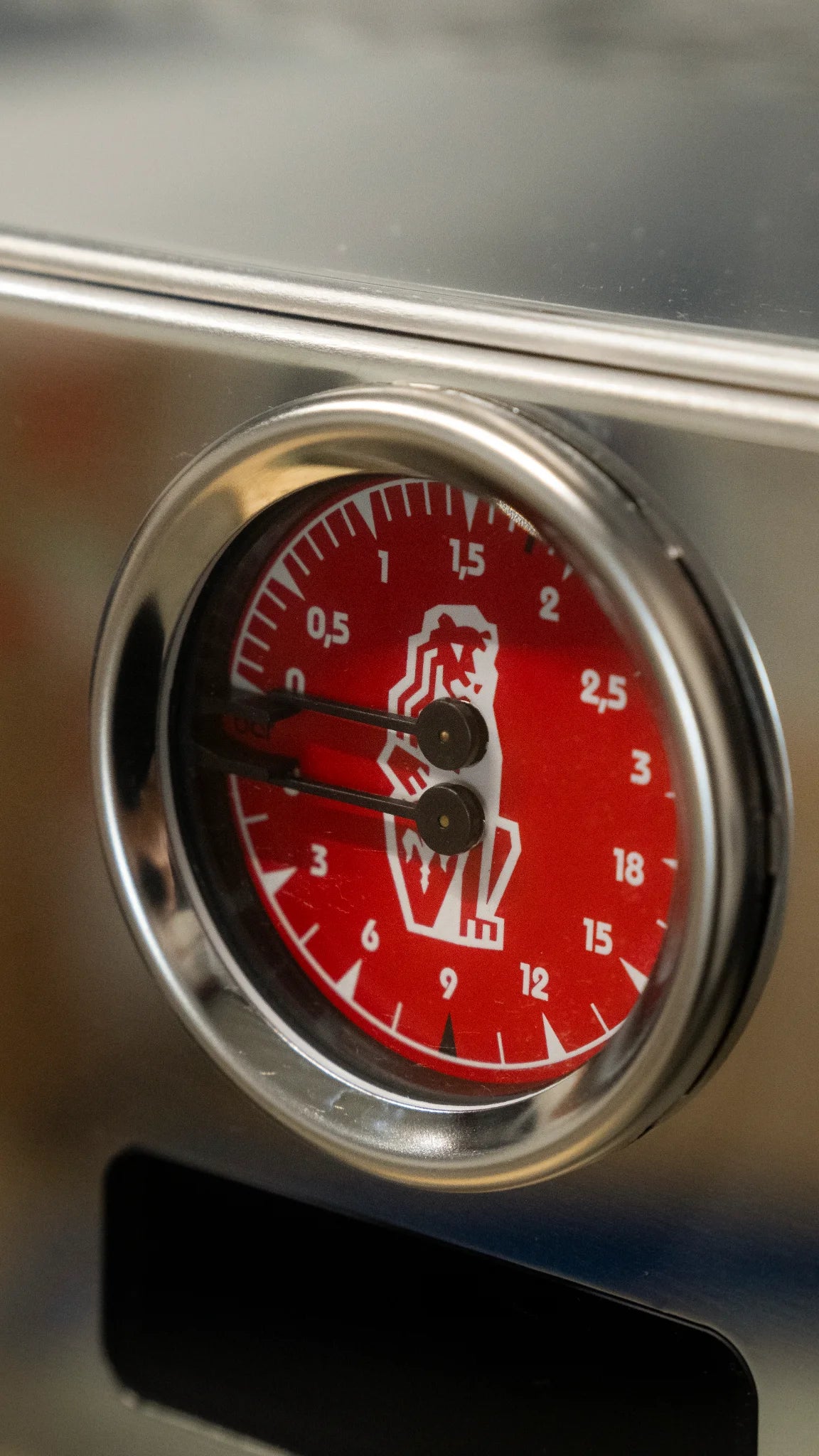 la marzocco Manometer im close-up